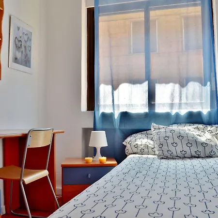 Гостьовий будинок Roomin