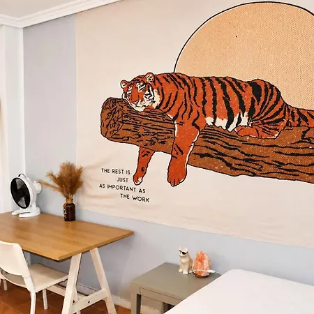 Roomin Guest house 2*