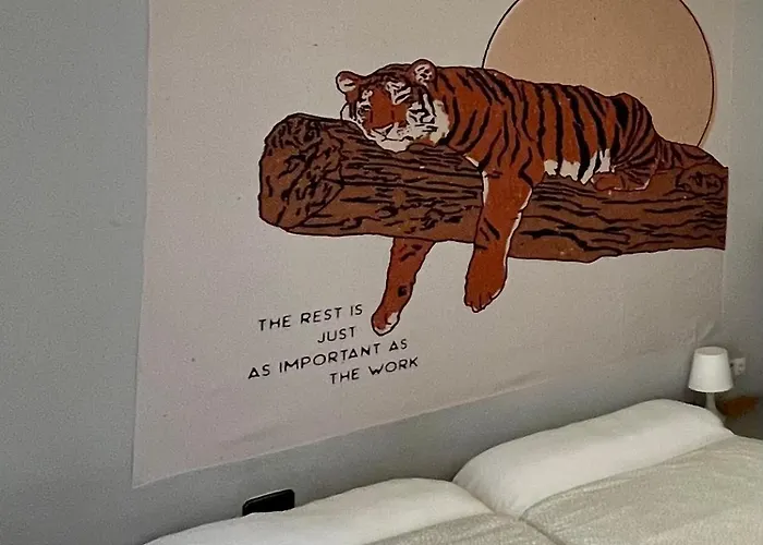 Roomin Guest house 2*